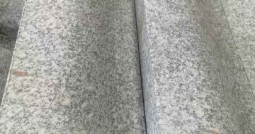 上海芙蓉白S型拉丝面路沿石