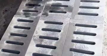 上海 芝麻灰石材沟盖板