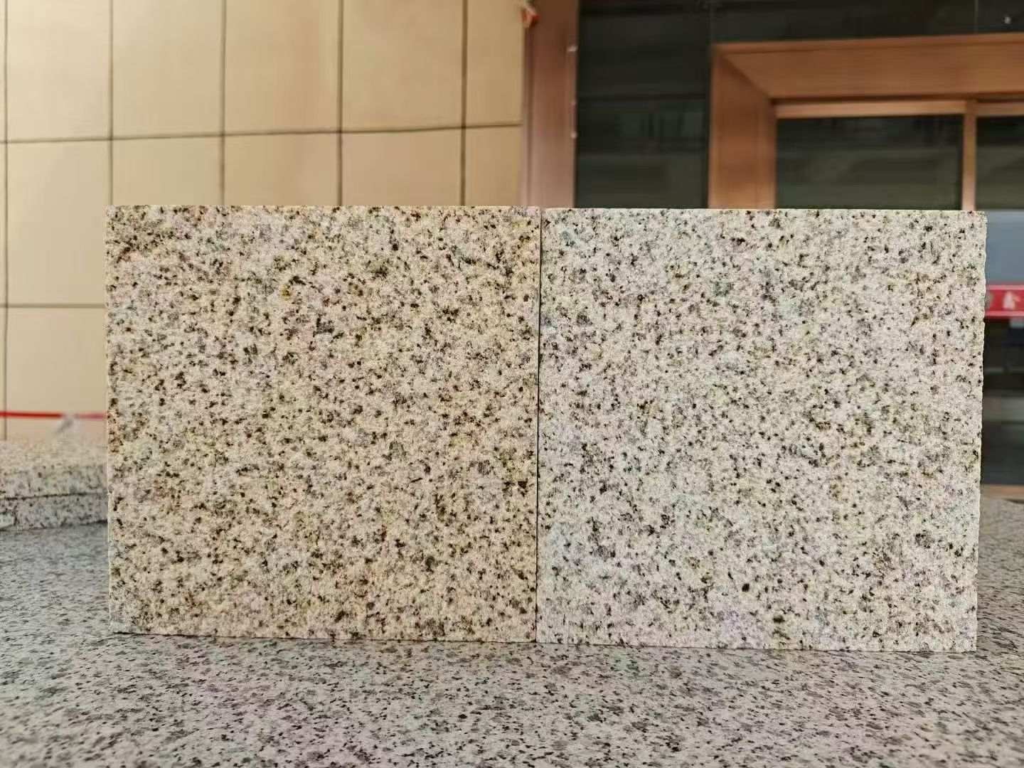 上海 黄金麻荔枝面，中黄与浅黄