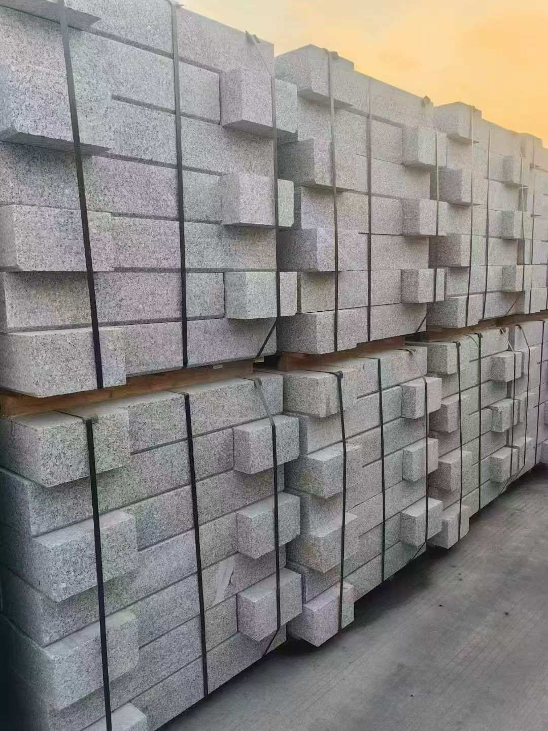 上海 芝麻白路沿石