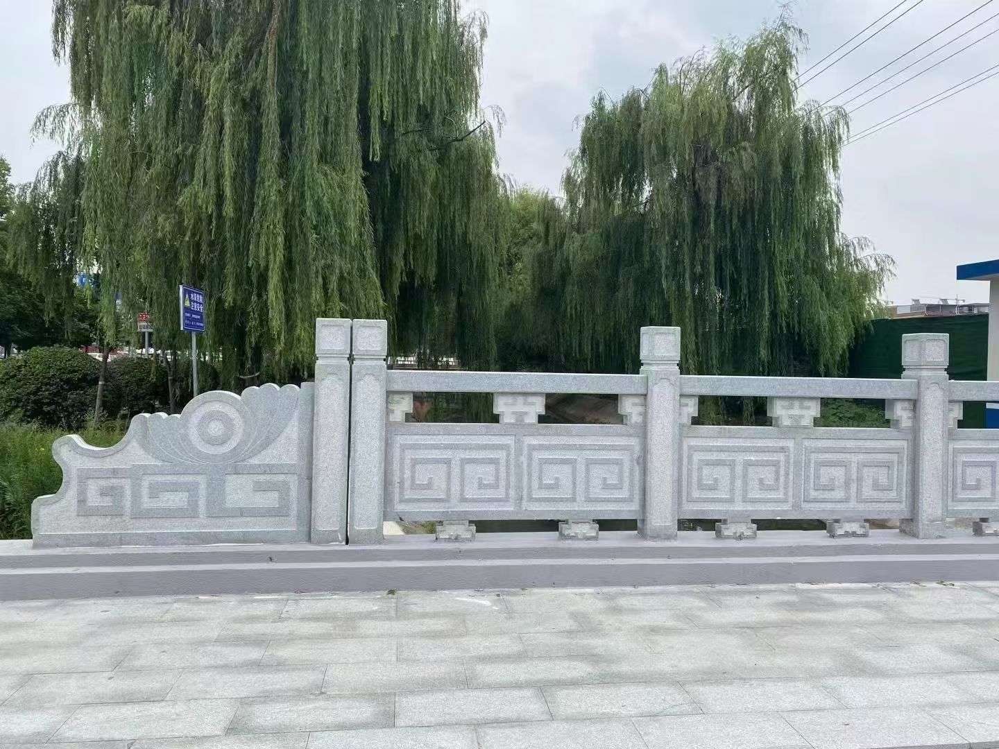 上海 芝麻灰桥栏杆、河道栏杆安装效果