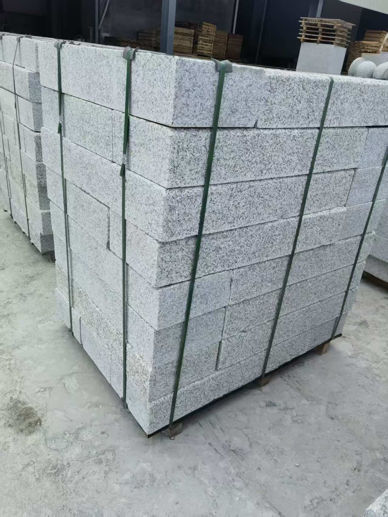 上海 芙蓉白火烧两面路沿石