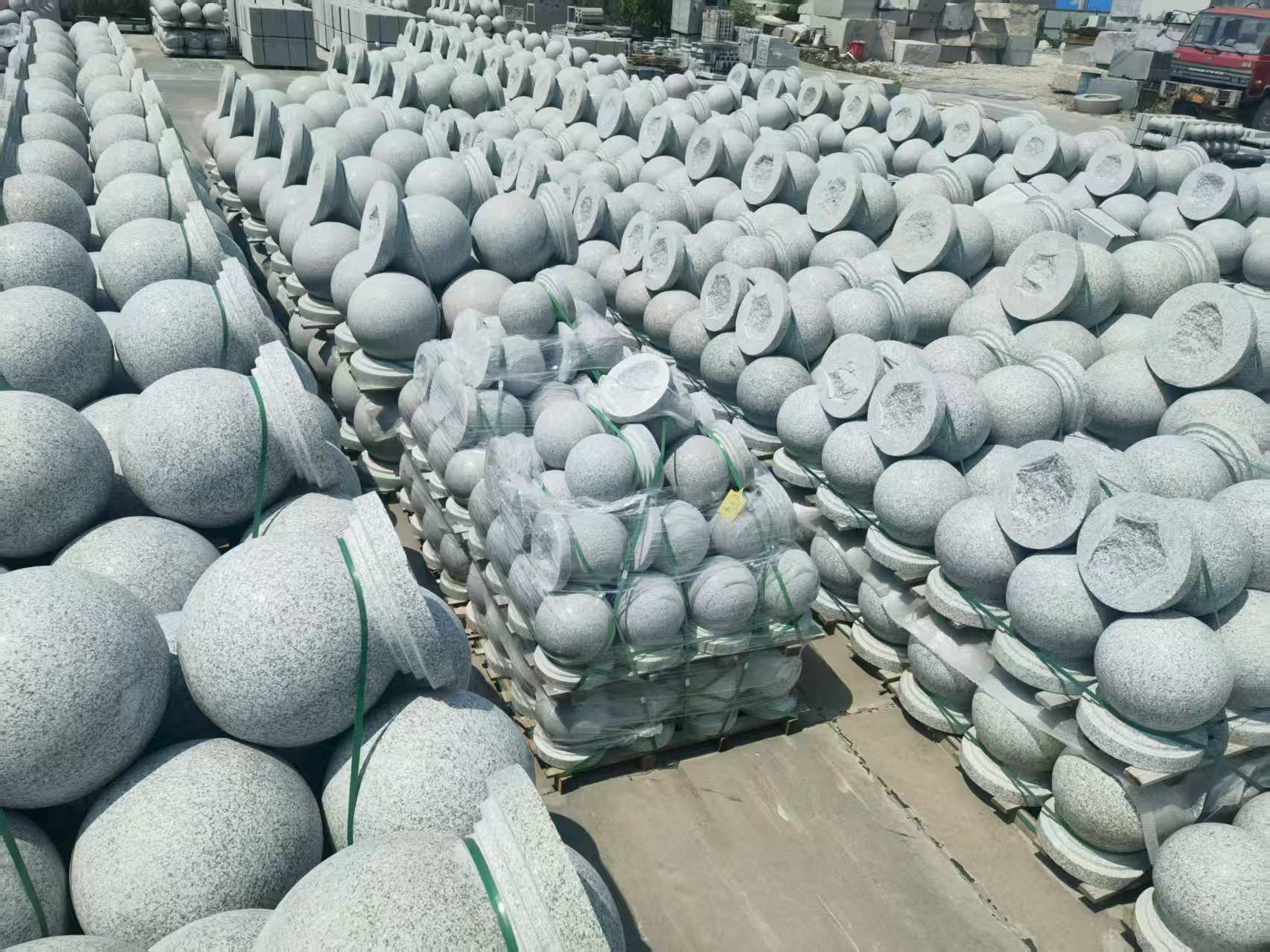 上海 花岗岩实心圆球，石球，挡车球，挡车石，车止石，路障石。