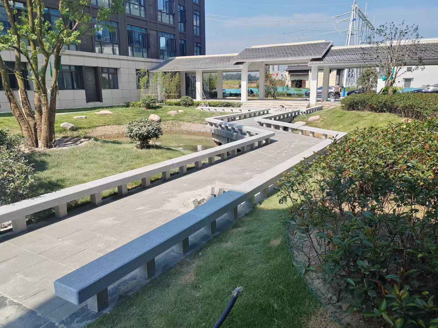 上海 芝麻灰小区坐凳&栏杆安装效果